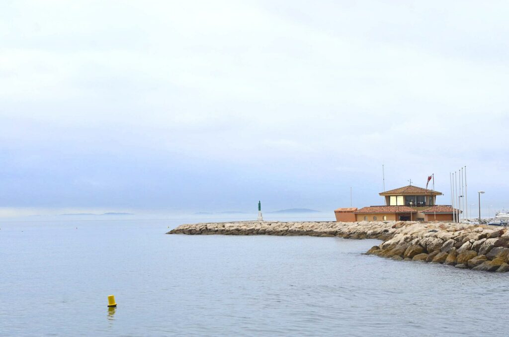 Bateaux amarrés au port de La Londe-les-Maures